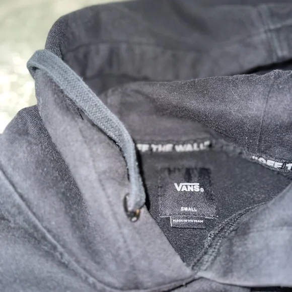 Vans Classic Black Hoodie for Men - Picture 3 of 3